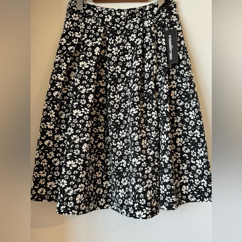 Karl Lagerfeld Skirt Sz US 6 NWT